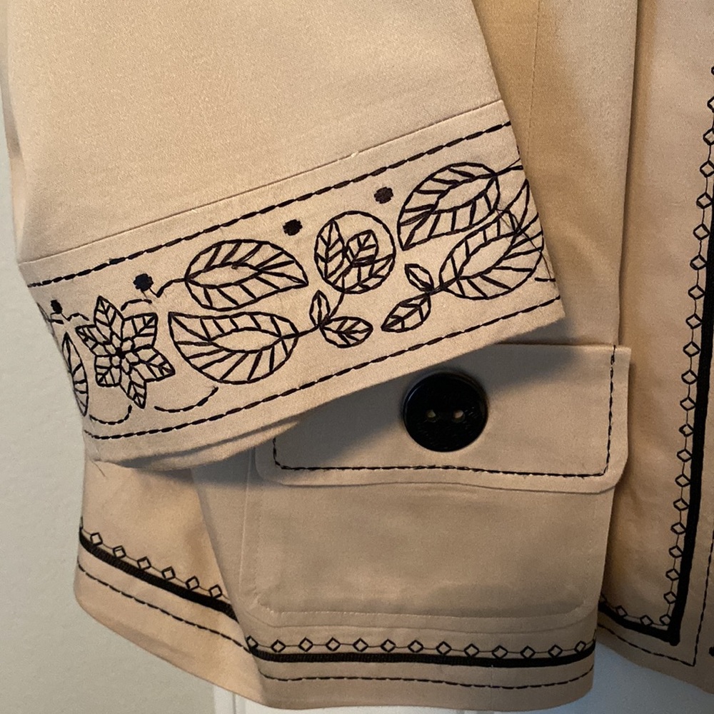Embroidered jacket - Picture 3 of 5